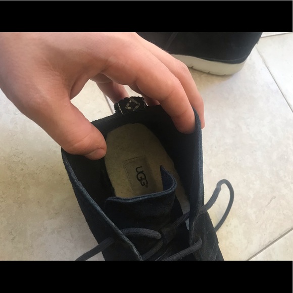 Ugg men black shoes - Picture 2 of 3